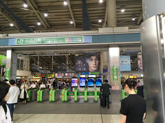 東西自由通路を通り、JR品川駅の西側、高輪口に向かいました。
