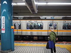 大阪難波駅からは阪神なんば線が西へ向かっています。
阪神なんば線と近鉄奈良線は近鉄難波線、近鉄大阪線を介して直通運転をしています。
快速急行　神戸三宮ゆき