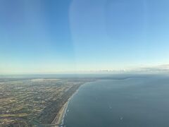 7時半過ぎ、成田が近づいてきました。
今回は体調を崩したし、一名困った人がいましたけど、5日間だったのでなんとか無事にやり過ごしました。
アンコールワット自体はよかったし、友達とも久しぶりにゆっくりできて、結果的には楽しい旅行でした。