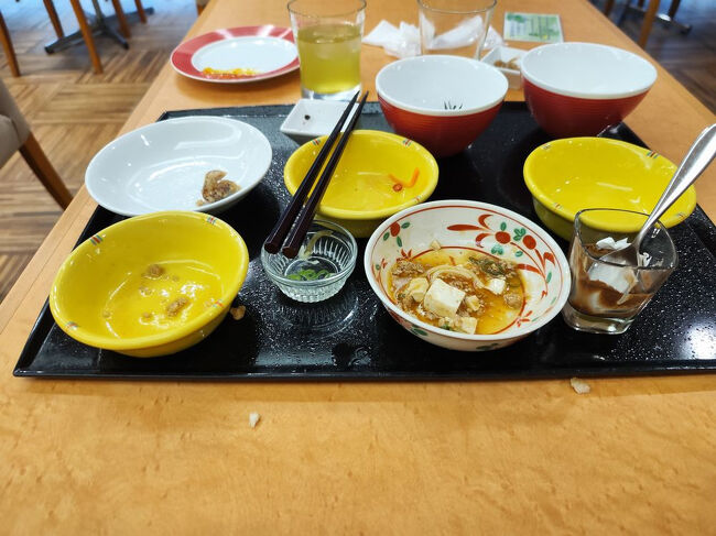 こうやって食べ過ぎるから毎回お昼ごはん食べられないんだよな。