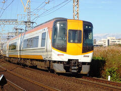 西大寺と奈良の間は、京都からの特急が乗り入れてくるので、近鉄特急も結構よく見れる。