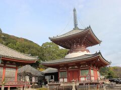 浄土寺です。多宝塔と左の本堂は国宝だそうです。