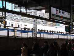 こんなすぐそばを新幹線が通ってくんですね。