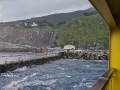 御蔵島港ふ頭灯台