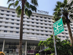 Bundaran HI アストラ駅のすぐ目の前は高級ホテルのプルマン・ジャカルタホテル。インドネシアに赴任が決まった頃はまだコロナの終息前でここで2週間ほど隔離生活を送るばずでしたが、（高級ホテルに泊まれるのでけっこう楽しみにしてた）実際に赴任した時には隔離措置が解除されていて泊まれなかったホテルです（残念）
