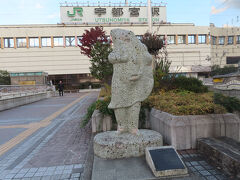 駅前の餃子の像、いちおう。