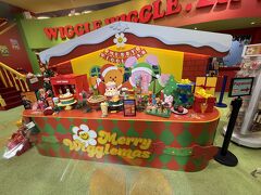 歩いてたらWIGGLE WIGGLEあったので入店
クリスマスで可愛い～
機内で書く用のペン買いました。
