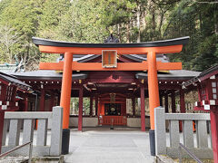 こちらでのお参りも忘れずに。