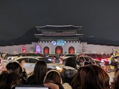 光化門に移動して、19時スタートのプロジェクションマッピングを堪能したら