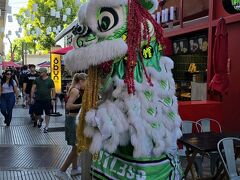 １２月１７日

手術前日。散髪しに中華街へ。新しくできた食べ歩きストリートで一番クリスマス感が強かったやつ。