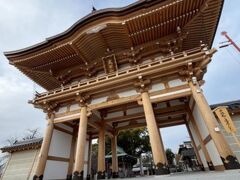 12月20日（金）旅1日目
京阪本線香里園駅前より徒歩15分（ホテルから徒歩約20分）の成田山不動尊を参拝。