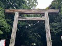 電車に乗って熱田神宮。