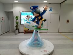 米子鬼太郎空港に到着。バスで市内に移動しますが、チケットの購入間違いにより手数料を払いチケット払い戻し、松江駅に無事到着。