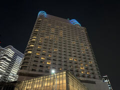 山下公園から歩いて３０分、ホテルに戻ってきました