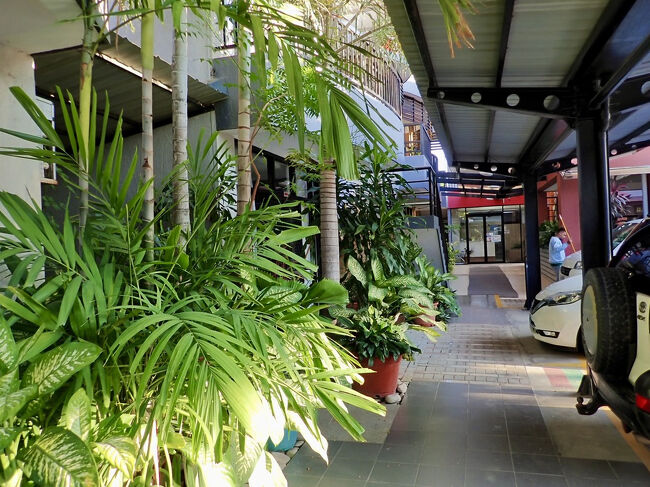 7:00<br />朝食の時間が来て、ホテルのラウンジに行きます。