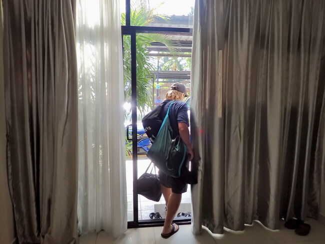 8:58<br />今日は、東ティモールのフリーダイバー達のコミュニティーと一緒に<br />沈没船に潜る予定です。