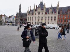 朝食後は、みんなでブルージュの散策に出かけました。