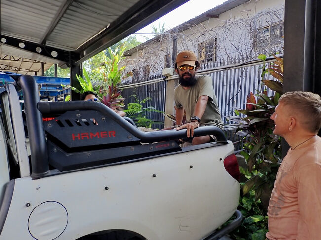 荷物を乗せます。<br />(掲載許可済み)