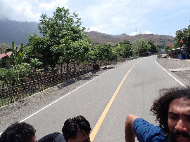 海岸沿いを更に走り、<br />(掲載許可済み)