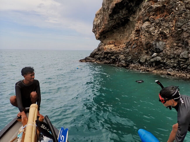 海の中に峡谷のあるK-57があります。<br />(掲載許可済み)