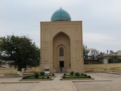 レギスタン広場から北東へ800mくらい歩くとビビハニム廟があります