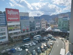 駅ビル屋上から。
BBQレストランとトイレ有り。