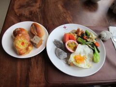 ３日目は自由行動日。

本日の朝食はこんな感じ。