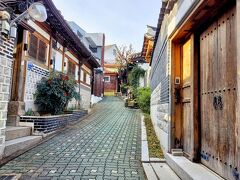 「食べつくし＆癒しの旅」・・2目の朝、絶品ソルロンタンの朝食を済ませ　明洞から【北村韓屋村】までタクシー移動