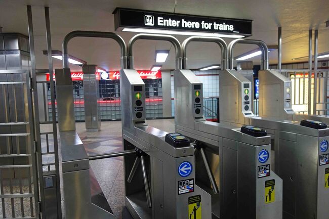 改札を出ます。