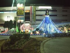 高槻駅南口のイルミネーションに行くはずが北口に迷い込んでしまい、高槻駅北口の市営駐車場に車を停めて歩いて来た。

高槻駅北口駐車場　21：56 （9.3km・68.0km・17.4km/h）