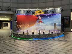 ＪＲ高槻駅北口ロータリー、アルプラザ高槻入口前のイルミネーション。