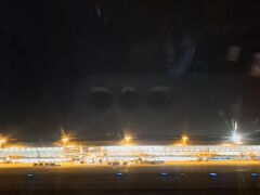 夕食後、ゆっくりしていると関空に着きましたー。
香港くらいの距離だと本当にあっという間☆
