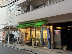 折角、広島来たので、お好み焼きを。
ここのお店はハラペーニョを入れると美味しいとか。