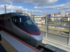 四国の伝統的な特急しおかぜで高松駅へ。