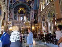 その隣のミトロポレオス大聖堂