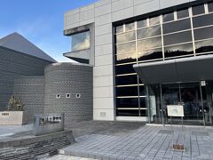 バスの時間まで少しあるので博物館へ。諏訪大社の目の前ということもあって諏訪信仰の展示が多い。バス停はすぐ目の前。