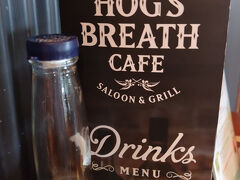 市内に戻って、ホテルで一旦休憩。充電。

夜はオージービーフのお店hogs breath cafe 
開店の5時に行けばスイスイ。
日本では有名のようだけど、ケアンズではそうでもないみたい。
日本人の女の子スタッフとおしゃべり。
