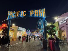 ブルーバスに乗って、サンタモニカビーチへ

「パシフィックパーク」