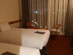 連泊ホテルはホテルロッジ舞洲さん

ユニバーサルまでの送迎バスも出てますし、少し離れているからとても静かで良いホテルです（夜の送迎バスは時間過ぎていたので最寄り駅からタクシーで行きましたw）