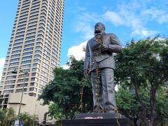 カラカウア王の銅像