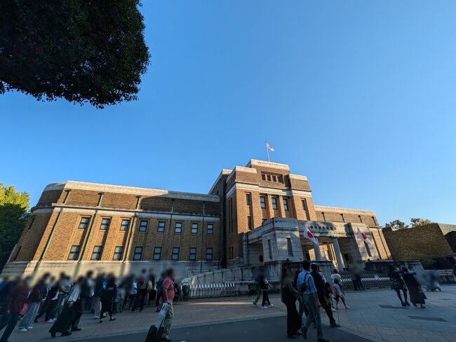 別途、開催中の鳥展も行きたいけどパス。そちらは無料ではなくて、別途料金が必要だからという訳ではなく、とにかく人が多いので、次の機会にゆっくりと再訪しよう。※翌年、アウェイツーリズムで名古屋へ行き、巡回展を鑑賞できました。