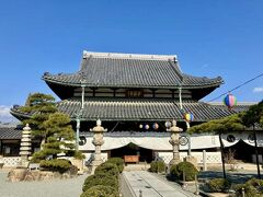 本堂
赤穂藩浅野家の歴代藩主の菩提寺
大石良雄（内蔵助）の祖先が眠る大石家墓地、義士墓があるんだって。