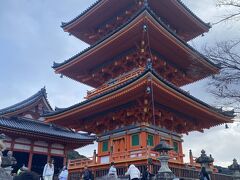 王道の京都を味わいたく、清水寺へ。
