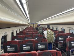 新幹線（がらがら）

台風のために、旅行取りやめた方も多かったと思います
私たちは決行した結果、いい天気、超贅沢な時間を過ごせましたが
無理は禁物、旅は楽しくですね