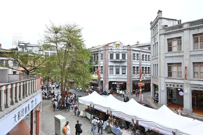 【迪化街】13:40<br /><br />阿里山コーヒーを満喫した後は迪化街の散策開始です。<br />カフェは迪化街の目と鼻の先にあるので移動も楽です。