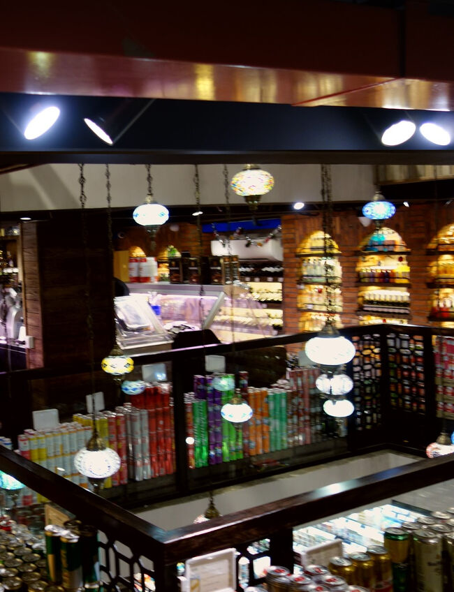 落ち着いた店内。