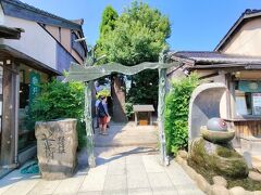 なんと 神社もあったりして