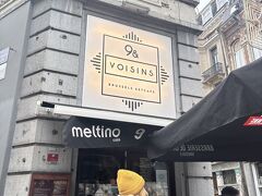 そうこうしてるうちに、気になってたお店に到着～
ひとりやからいつもちょっと躊躇うんやけど、勇気を出して入店！

★9 ET VOISINS
https://9-et-voisins.be/en