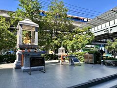 【日本から帰還】

タイの神様、本当にありがとう～！自分の置かれた環境に感謝する。

「祠」に...ナム、なむ、南無...