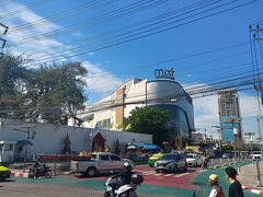 12/29（day-2) 10:05 am
Mixt Chatuchak

前回チャトゥチャックに来たのはずいぶん前なのでここには来たのは初めてです。